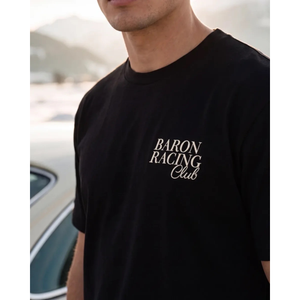 Baron Filou T-paita Filou 187 SPEED NEVER SLEEPS - Black,Kuvattuna mallilla rinnasta.