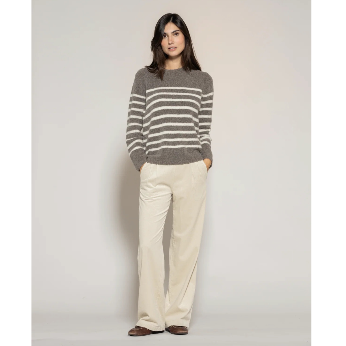 Blue Gillian naisten samettihousu, vaalea beige