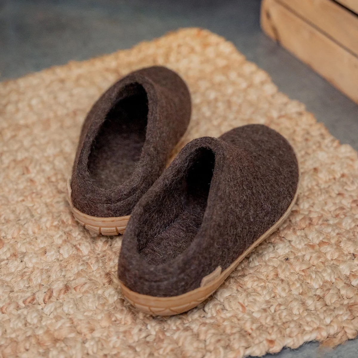 Glerups Slip On villatohvelit pähkinä | Luonnonkumipohja