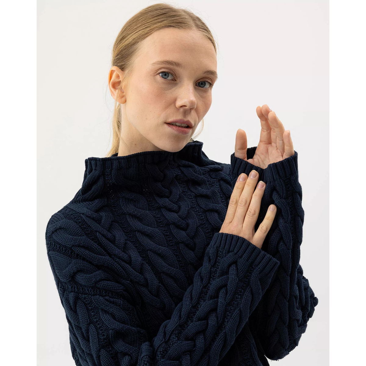 Holebrook Emmie Turtle naisten neule, navy