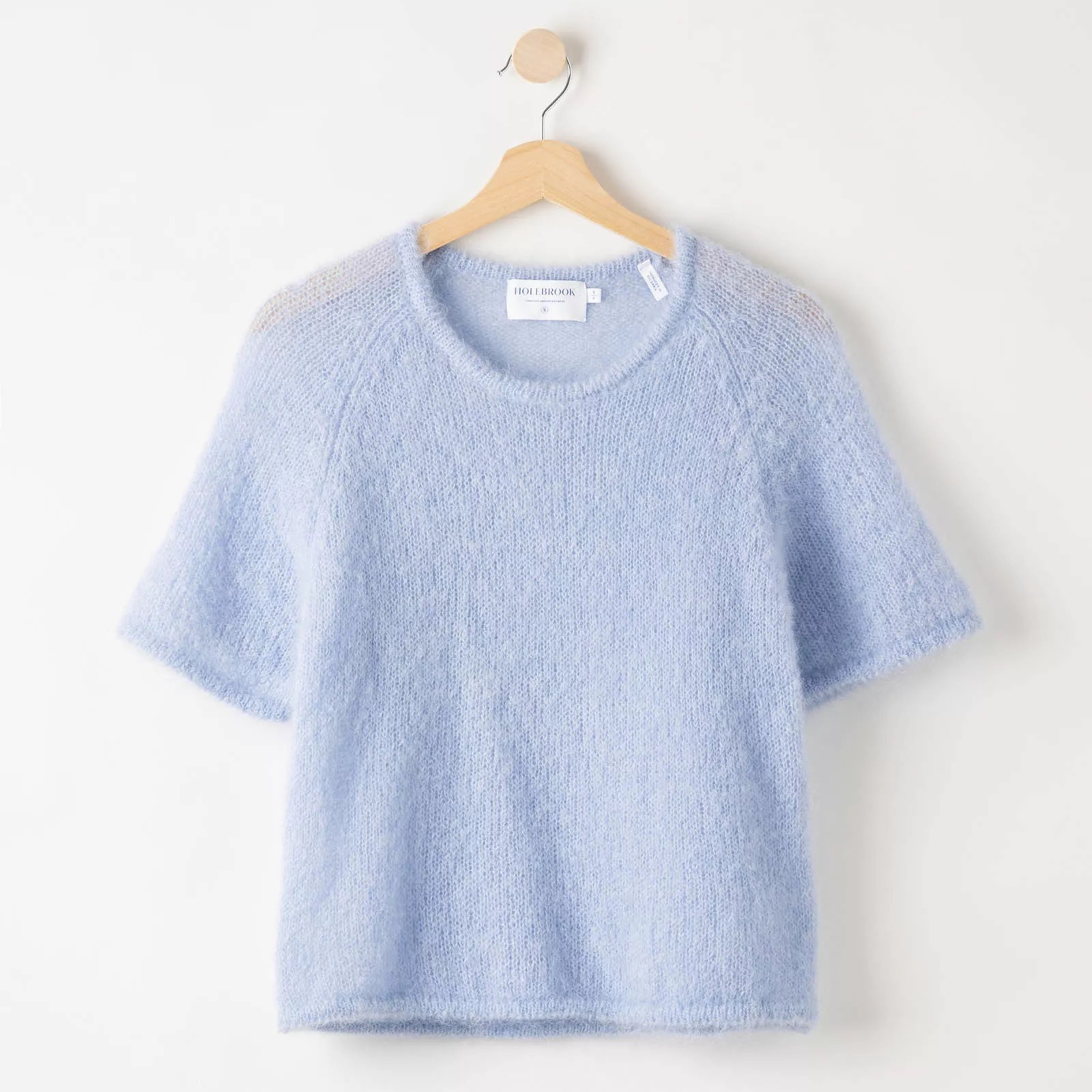 Vaaleansininen Holebrook Lilian Top neule tuotekuvassa.