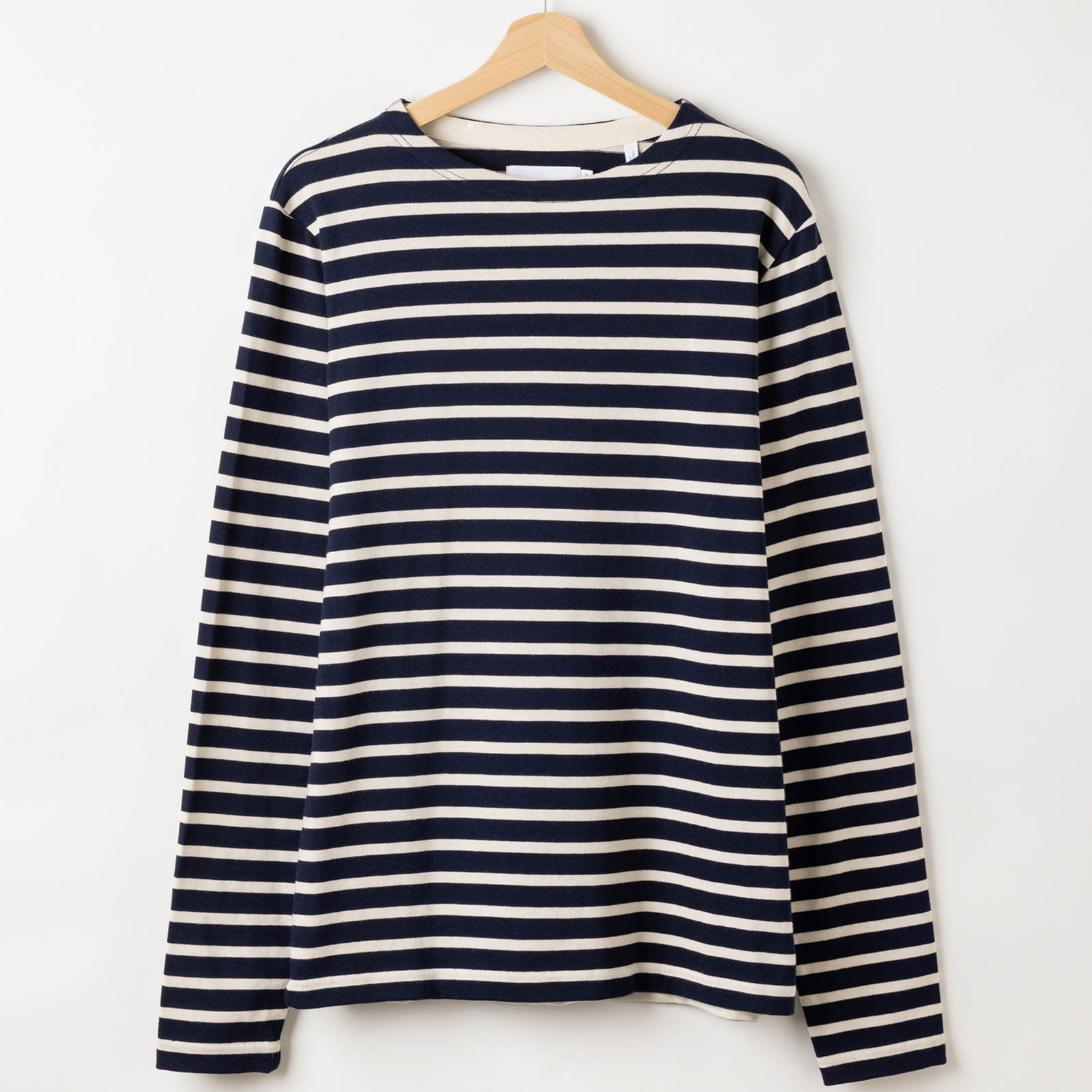 Kuvassa on miesten Holebrook Oliver raidallinen puuvillaneule.