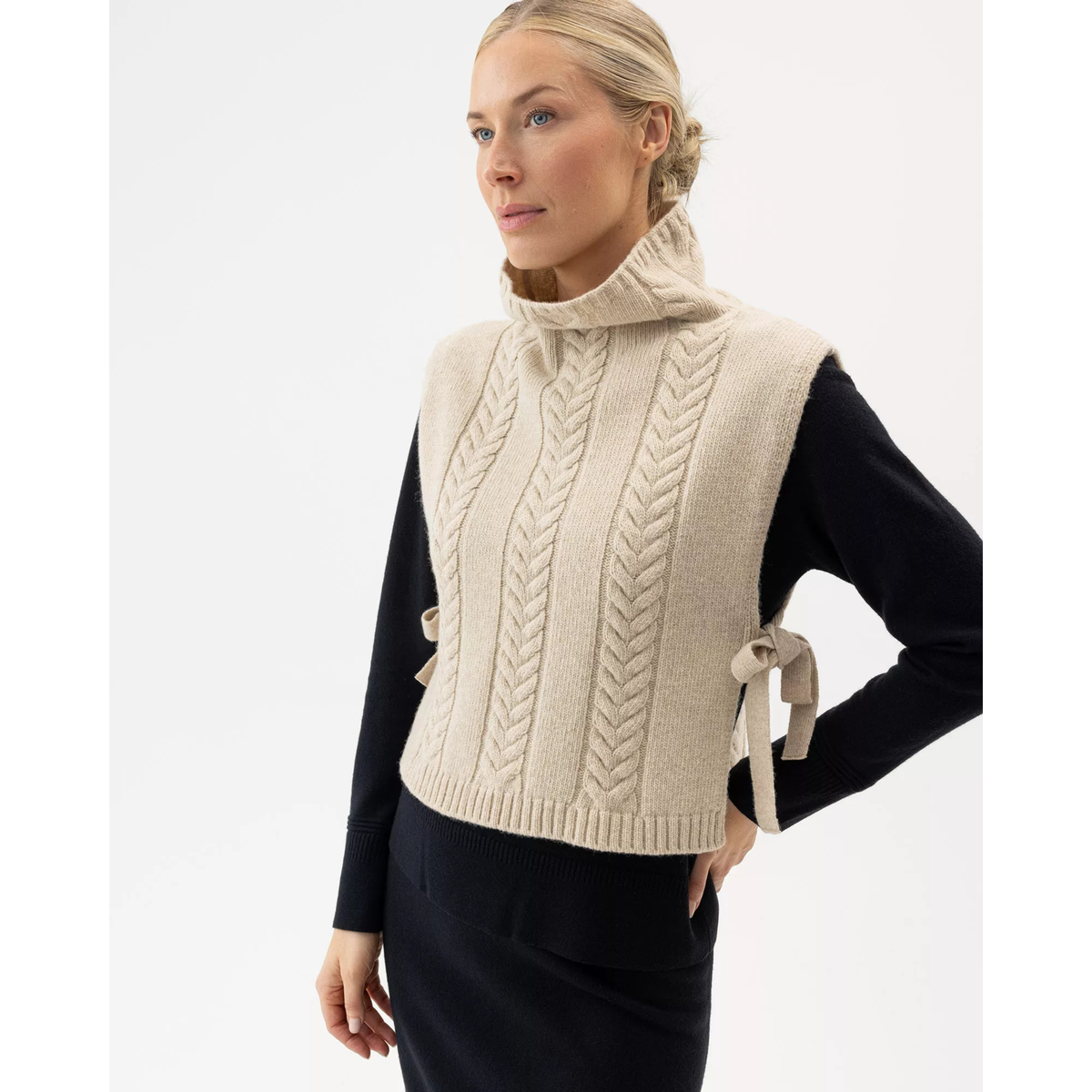 Holebrook Tolken Bib Collar naisten kauluri/liivi