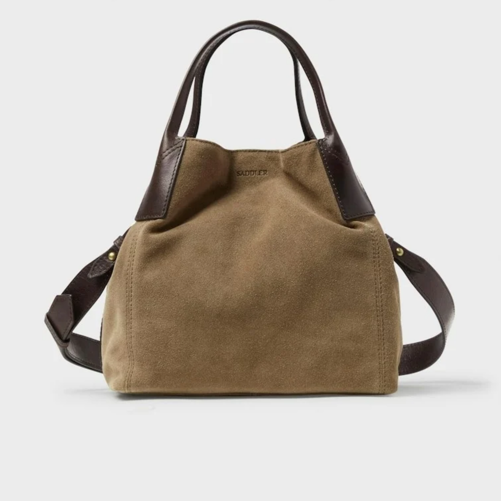Saddler Inés Mini Tote ruskea mokkanahkainen käsilaukku edestä, tummanruskeat nahkakahvat ja olkahihna.