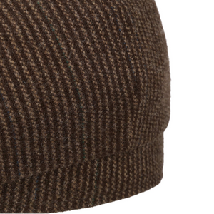 Stetson Hatteras Stripes Virgin Wool -villalakin takaosa lähikuvassa, ruskean villakankaan raidat ja saumat.