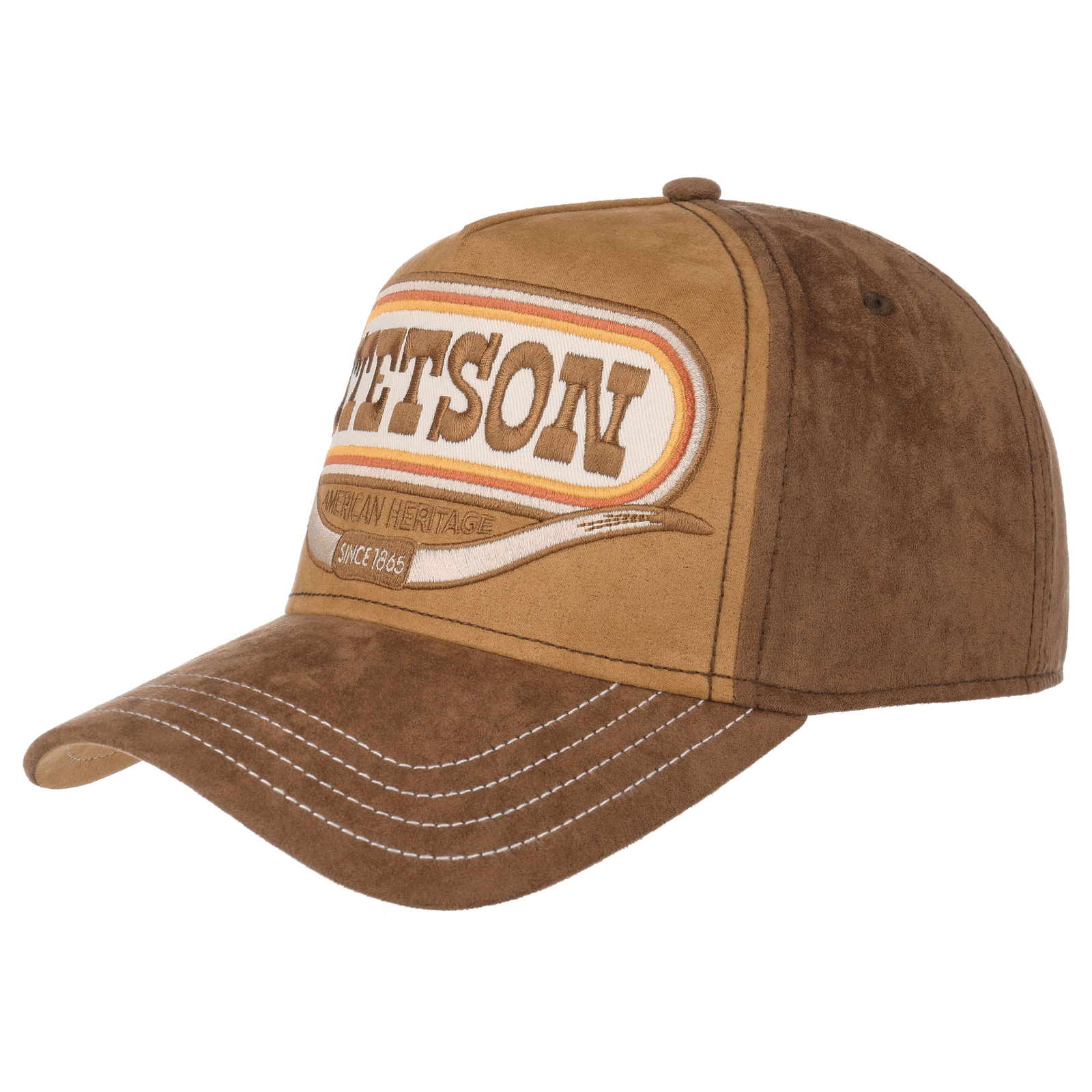 Kuvan ruskeansävyisessä Stetson lippiksessä on näyttävä Buffalo Horn kirjailu etuosassa ja mokkanahkaa muistuttava materiaali.